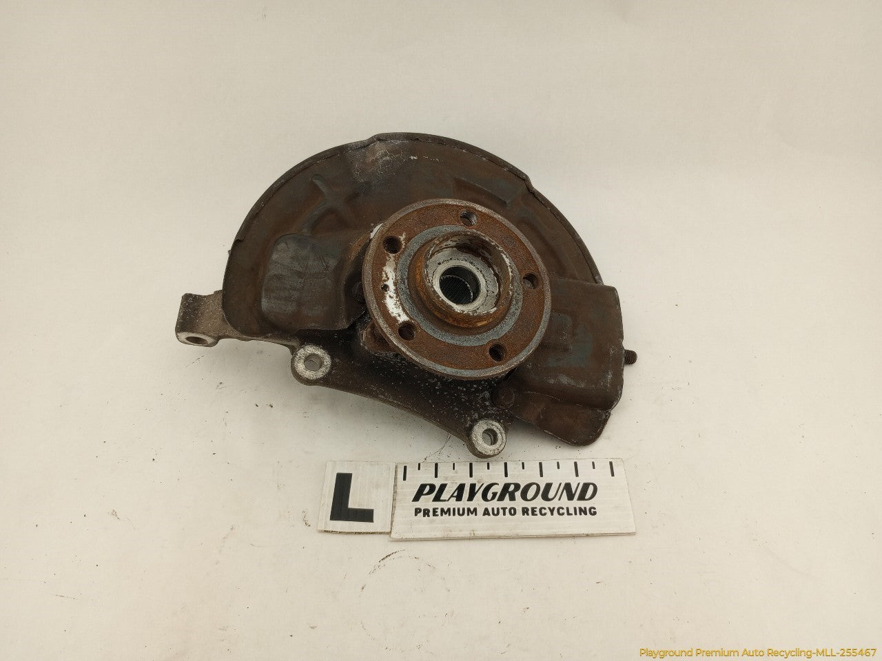Volvo XC70 Driver Left Front Spindle Knuckle Hub