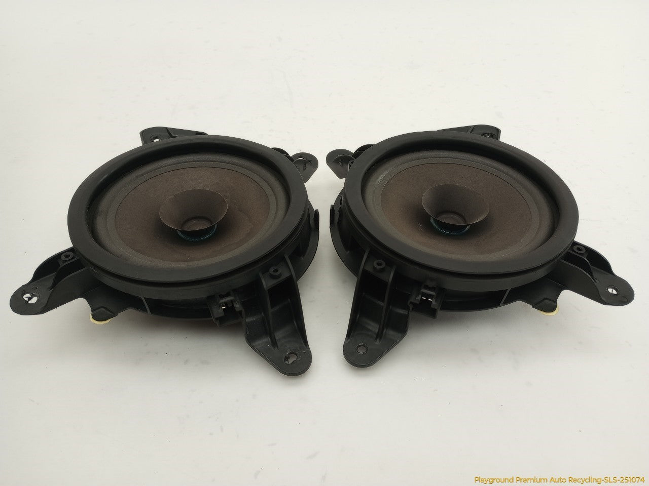 Volvo XC70 Set Of 6 Audio Speakers - 0