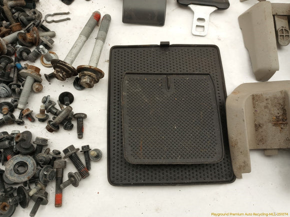 Volvo XC70 Dismantling Hardware Fasteners Bolts & Nuts
