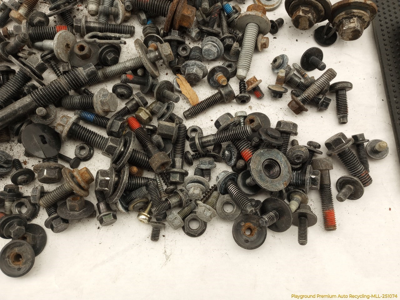 Volvo XC70 Dismantling Hardware Fasteners Bolts & Nuts