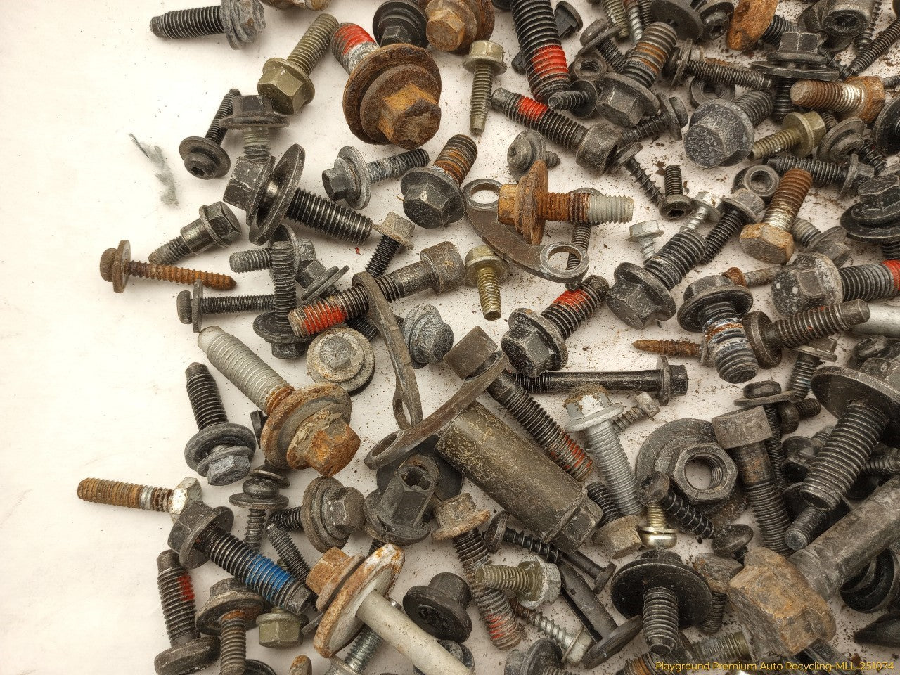 Volvo XC70 Dismantling Hardware Fasteners Bolts & Nuts