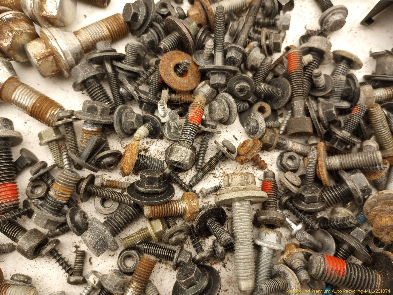 Volvo XC70 Dismantling Hardware Fasteners Bolts & Nuts