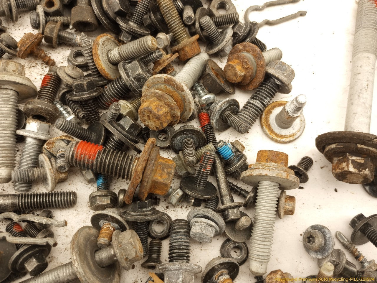 Volvo XC70 Dismantling Hardware Fasteners Bolts & Nuts
