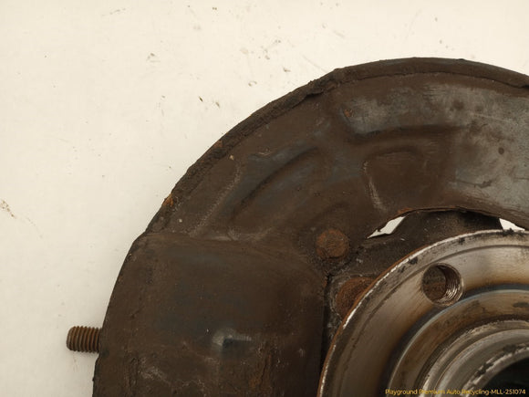 Volvo XC70 Passenger Right Front Spindle Knuckle Hub