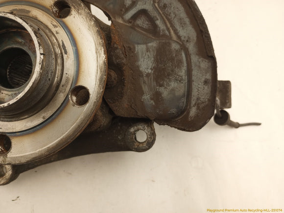 Volvo XC70 Passenger Right Front Spindle Knuckle Hub