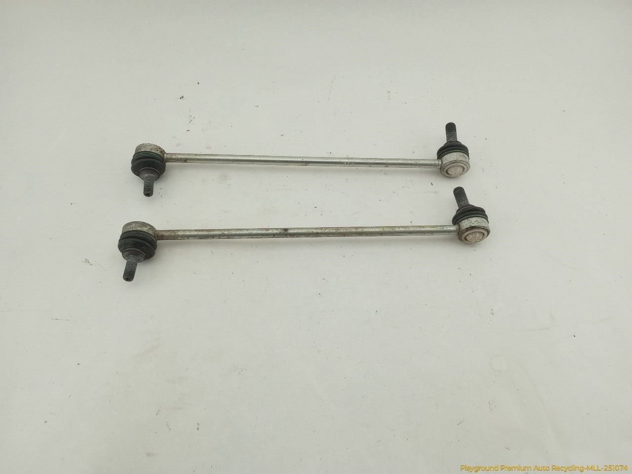 Volvo XC70 Pair Of Front Stabilizer Sway Bar Links - 0