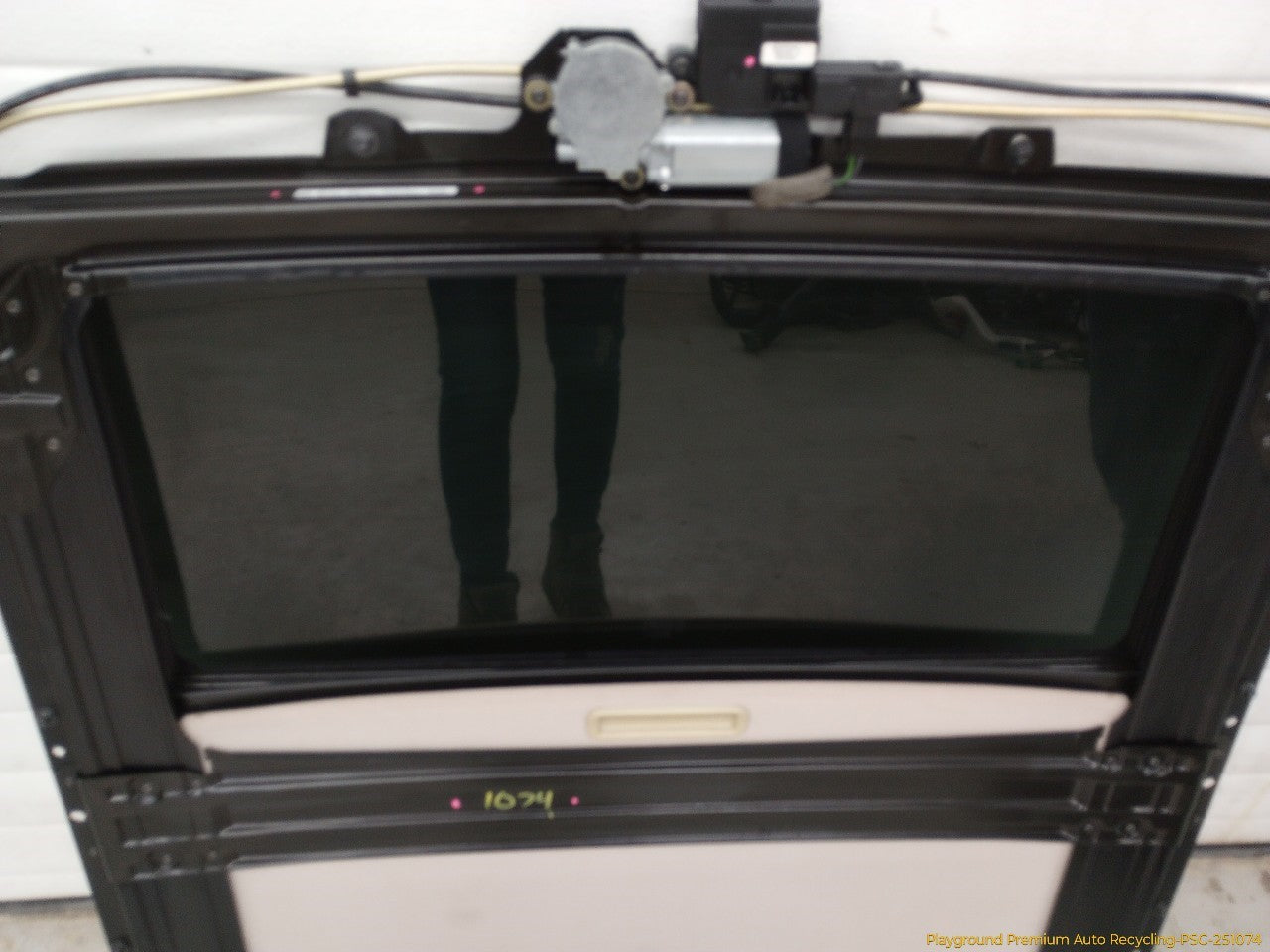 Volvo XC70 Sunroof Panel