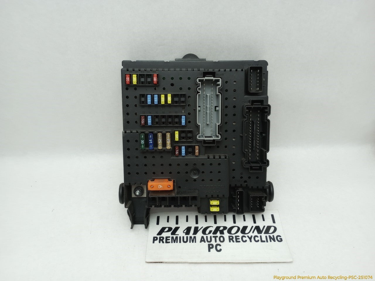 Volvo XC70 Rear Trunk Fuse Box