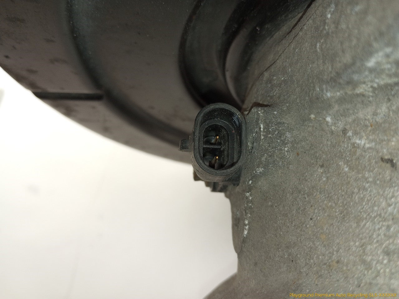 Jaguar XK8 Driver Left Rear Spindle Knuckle Hub