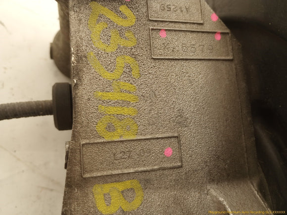 Jaguar XK8 Driver Left Rear Spindle Knuckle Hub