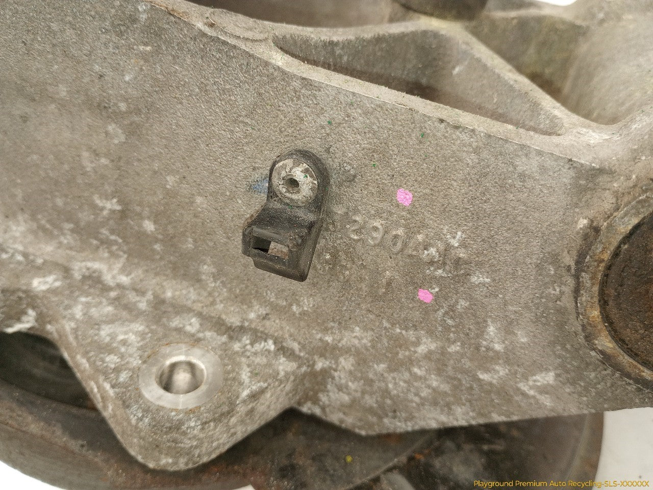 Jaguar XK8 Passenger Right Rear Spindle Knuckle Hub