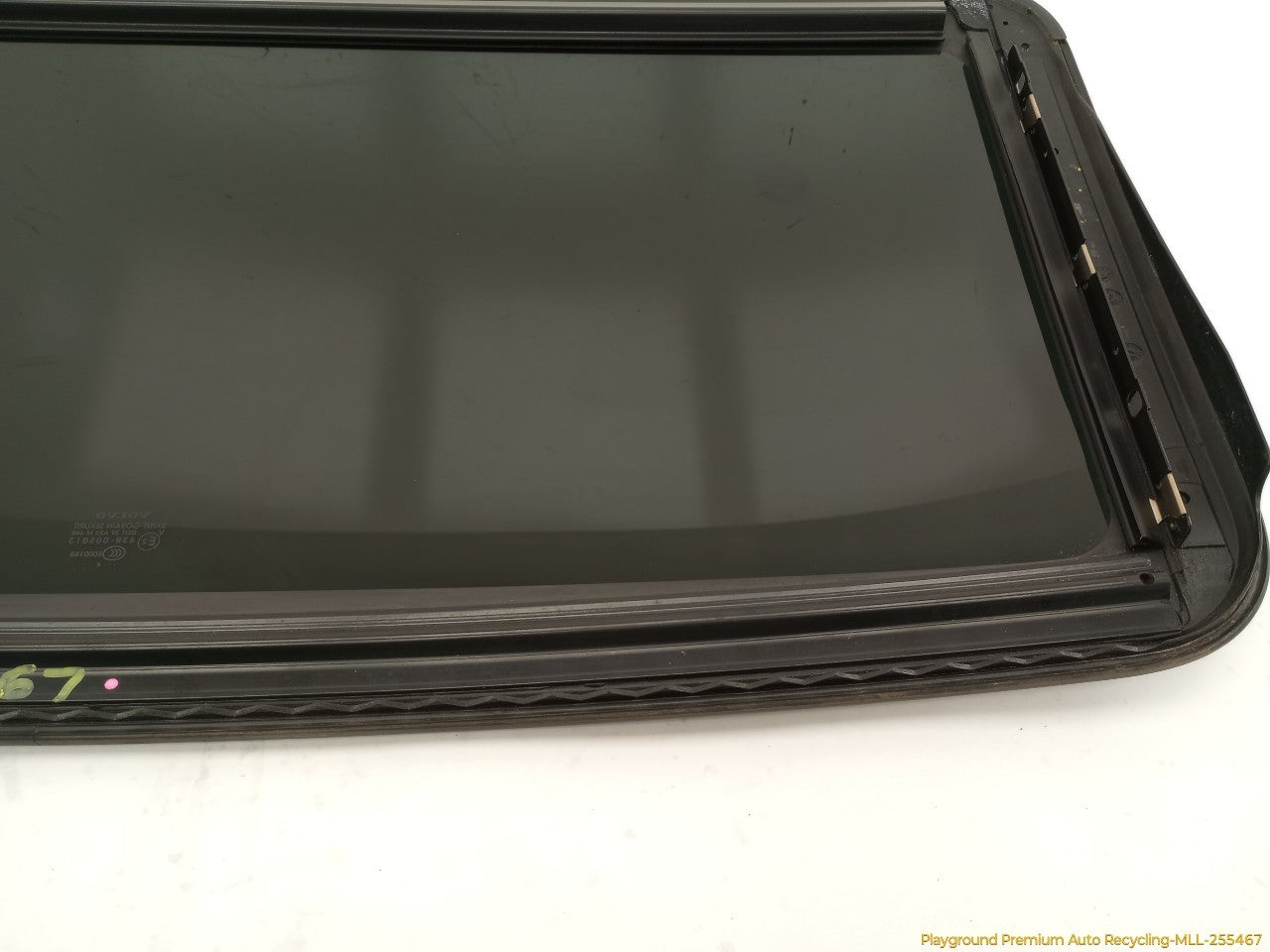 Volvo XC70 Sunroof Glass