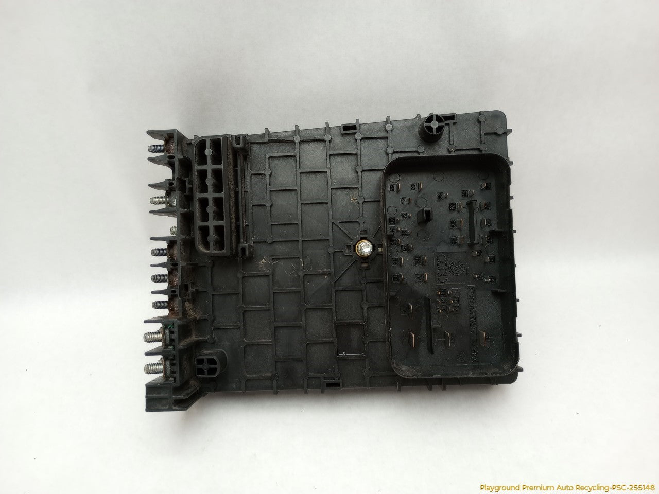 Volkswagen CC Engine Fuse Box - 0