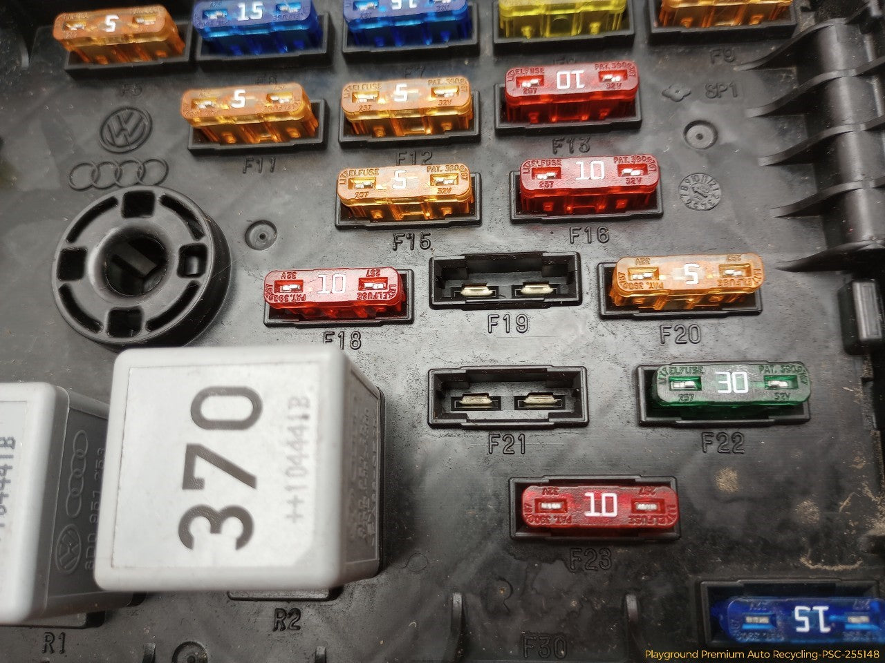 Volkswagen CC Engine Fuse Box
