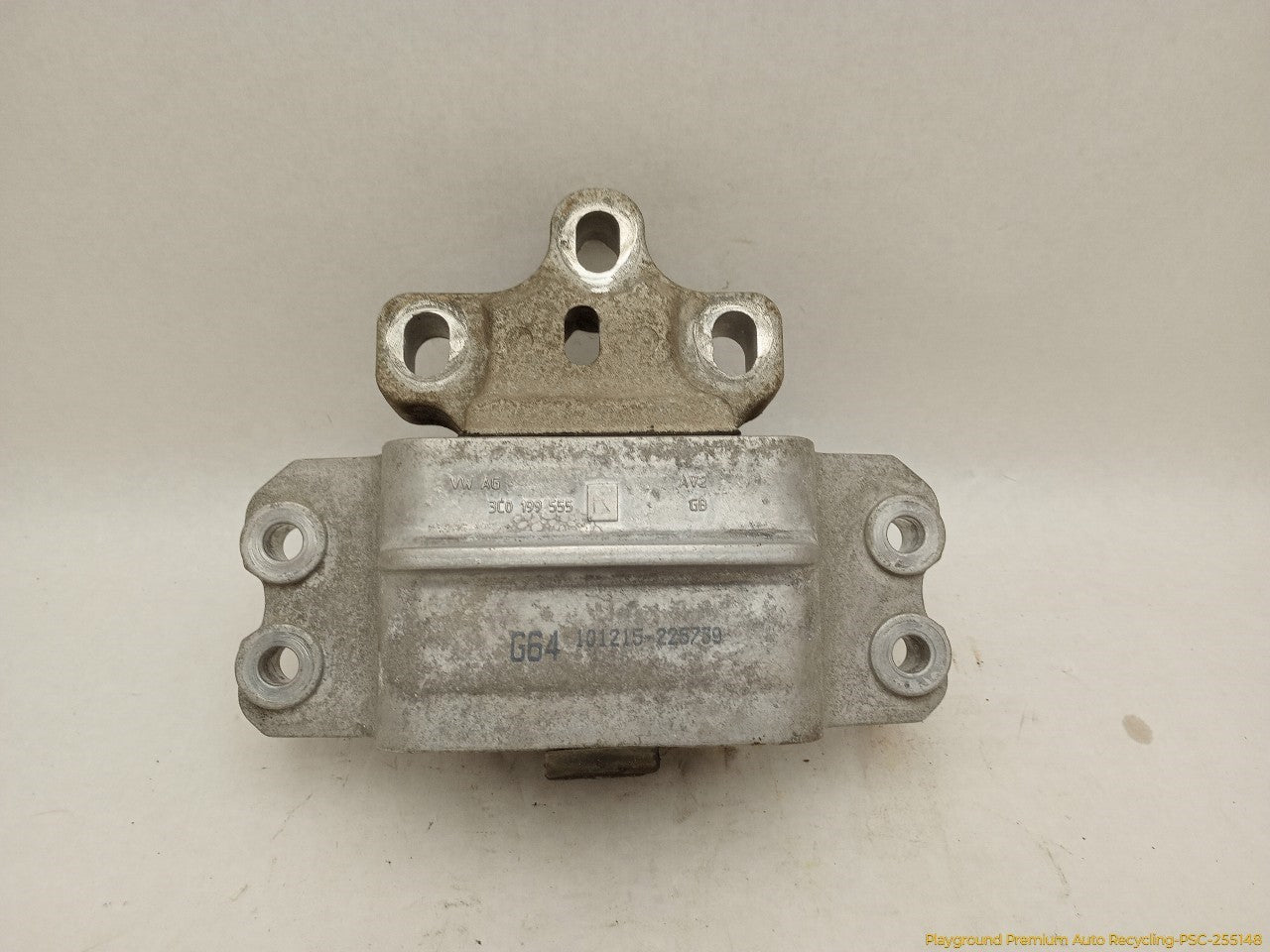 Volkswagen CC Driver Left Front Engine Mount - 0