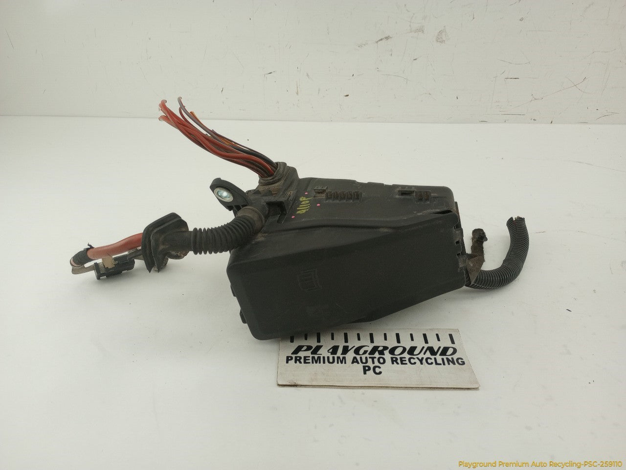 Volvo XC60 Engine Fuse Box