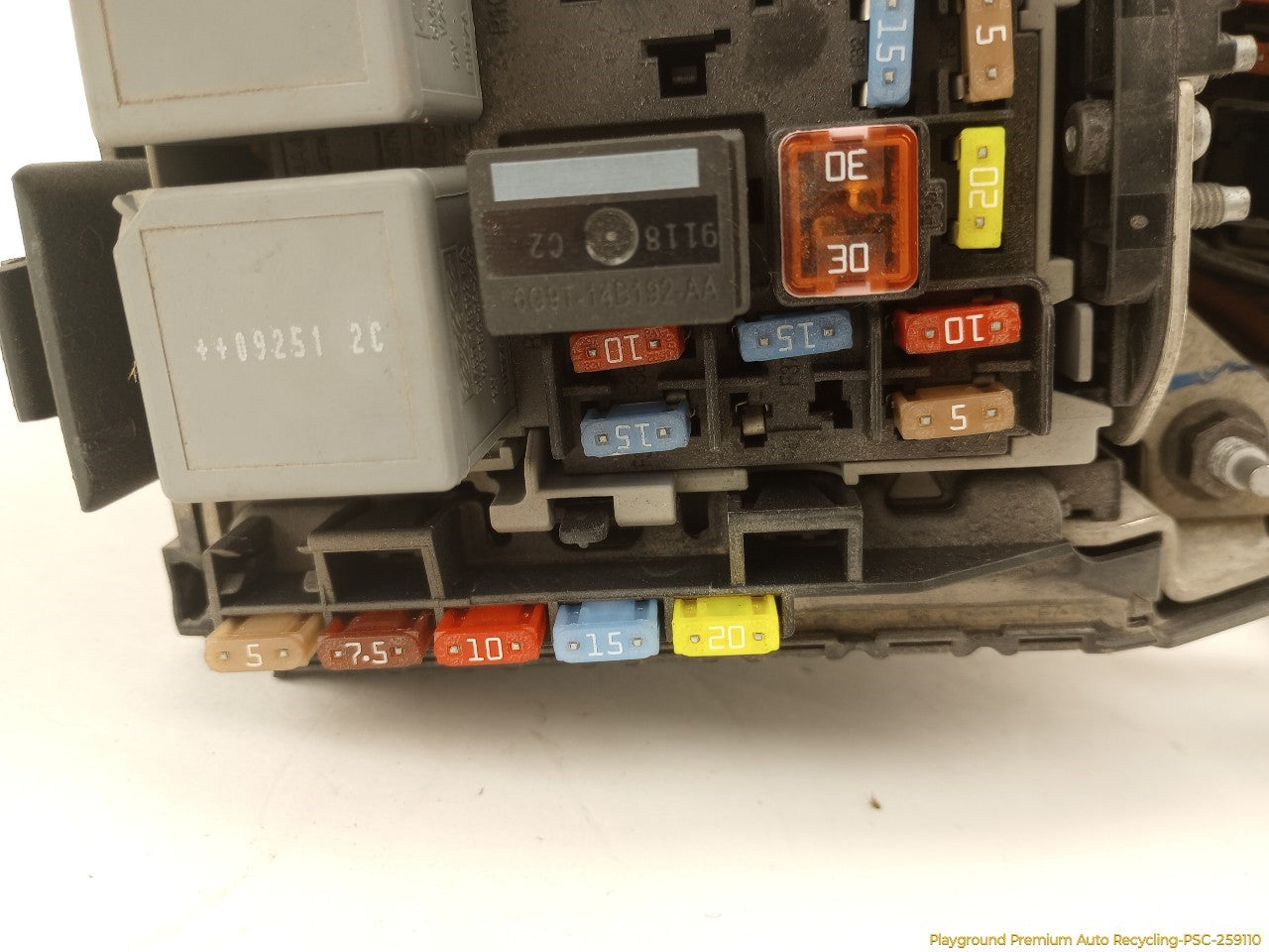 Volvo XC60 Engine Fuse Box