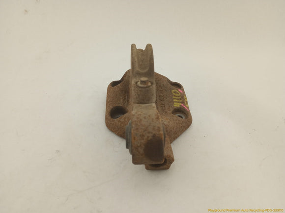 Volvo XC60 Passenger Right Front Axle Drive Shaft Bracket
