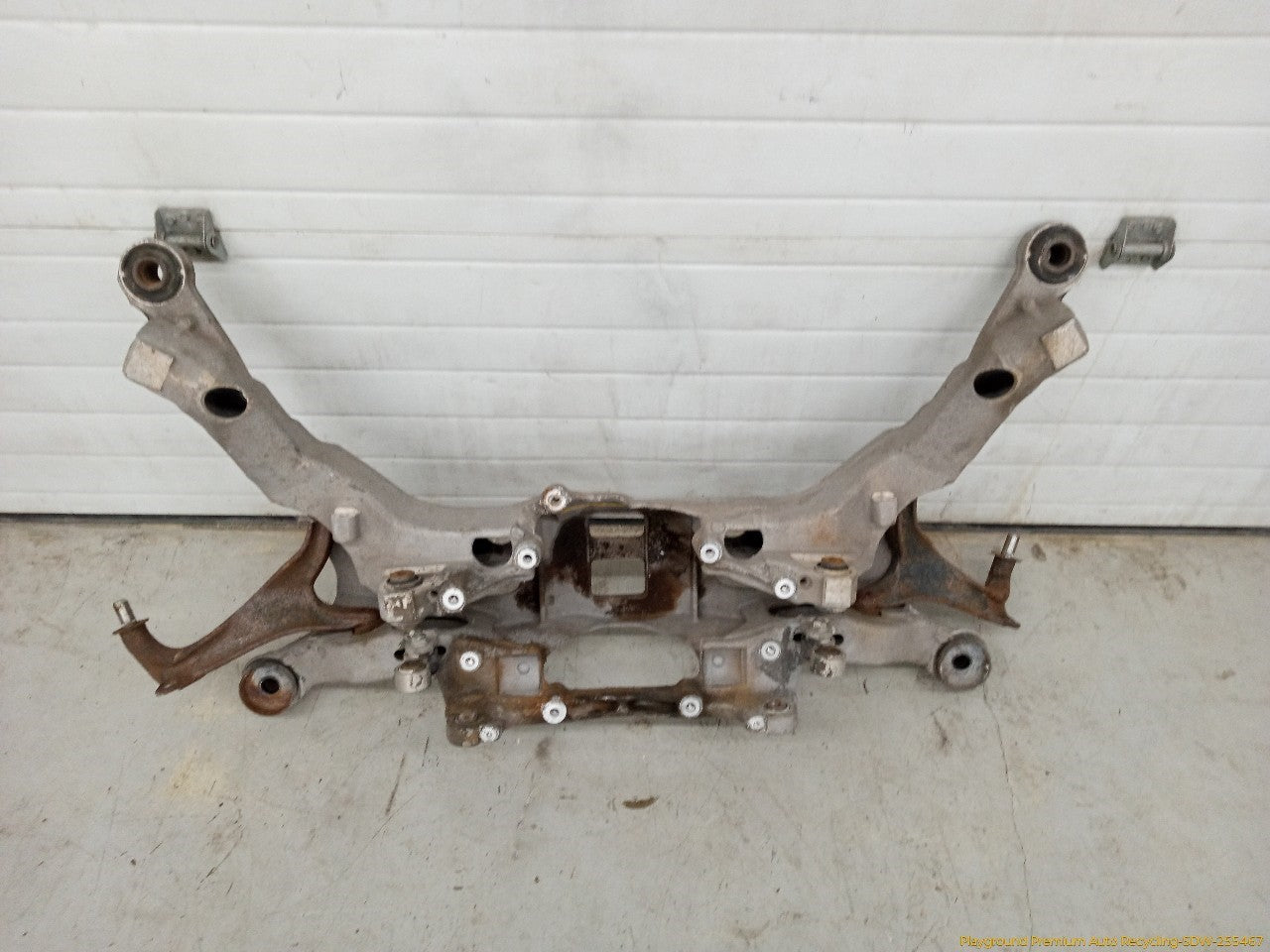 Volvo XC70 Rear Subframe Crossmember