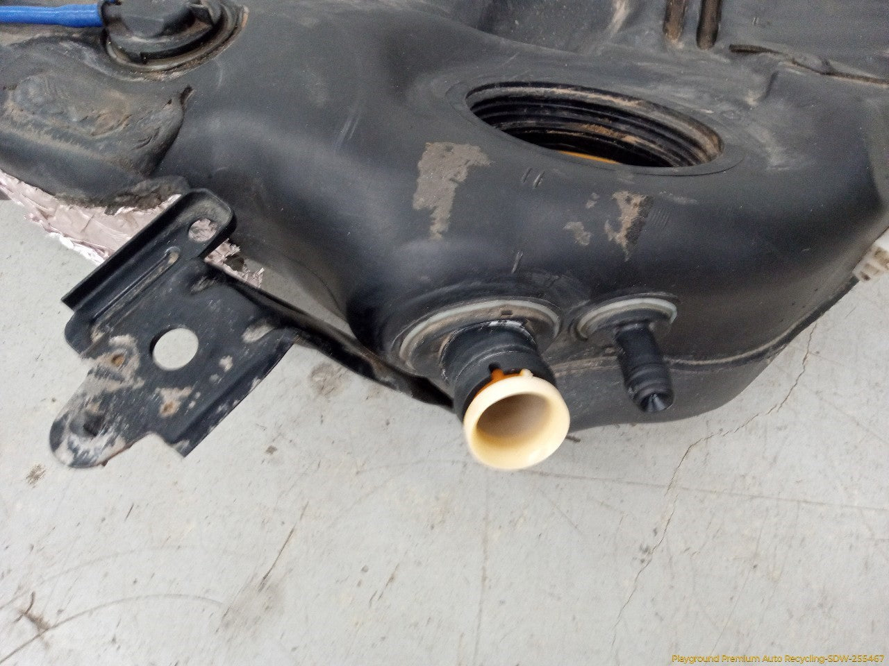 Volvo XC70 Fuel Gas Tank - 0