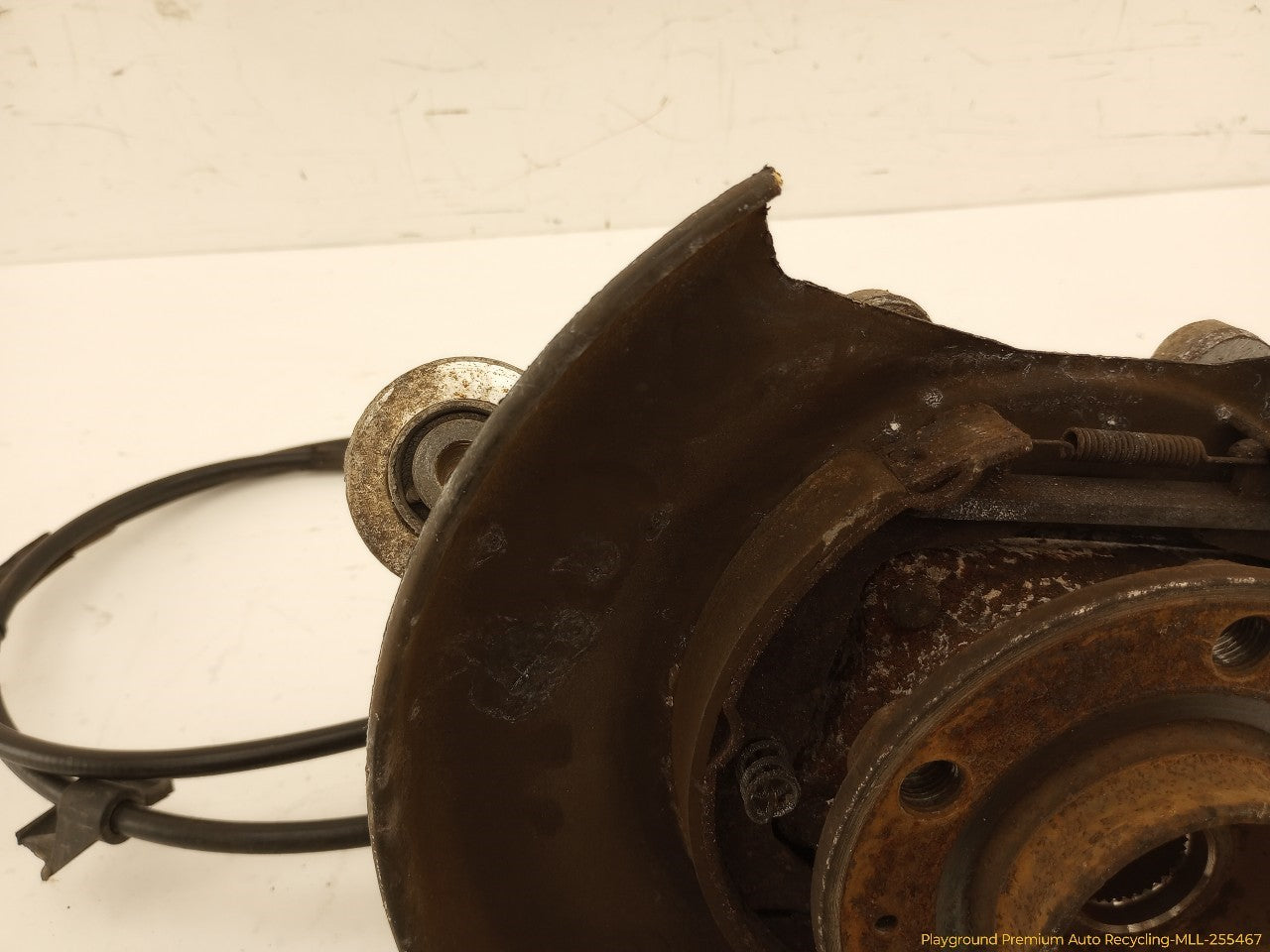 Volvo XC70 Driver Left Rear Spindle Knuckle Hub