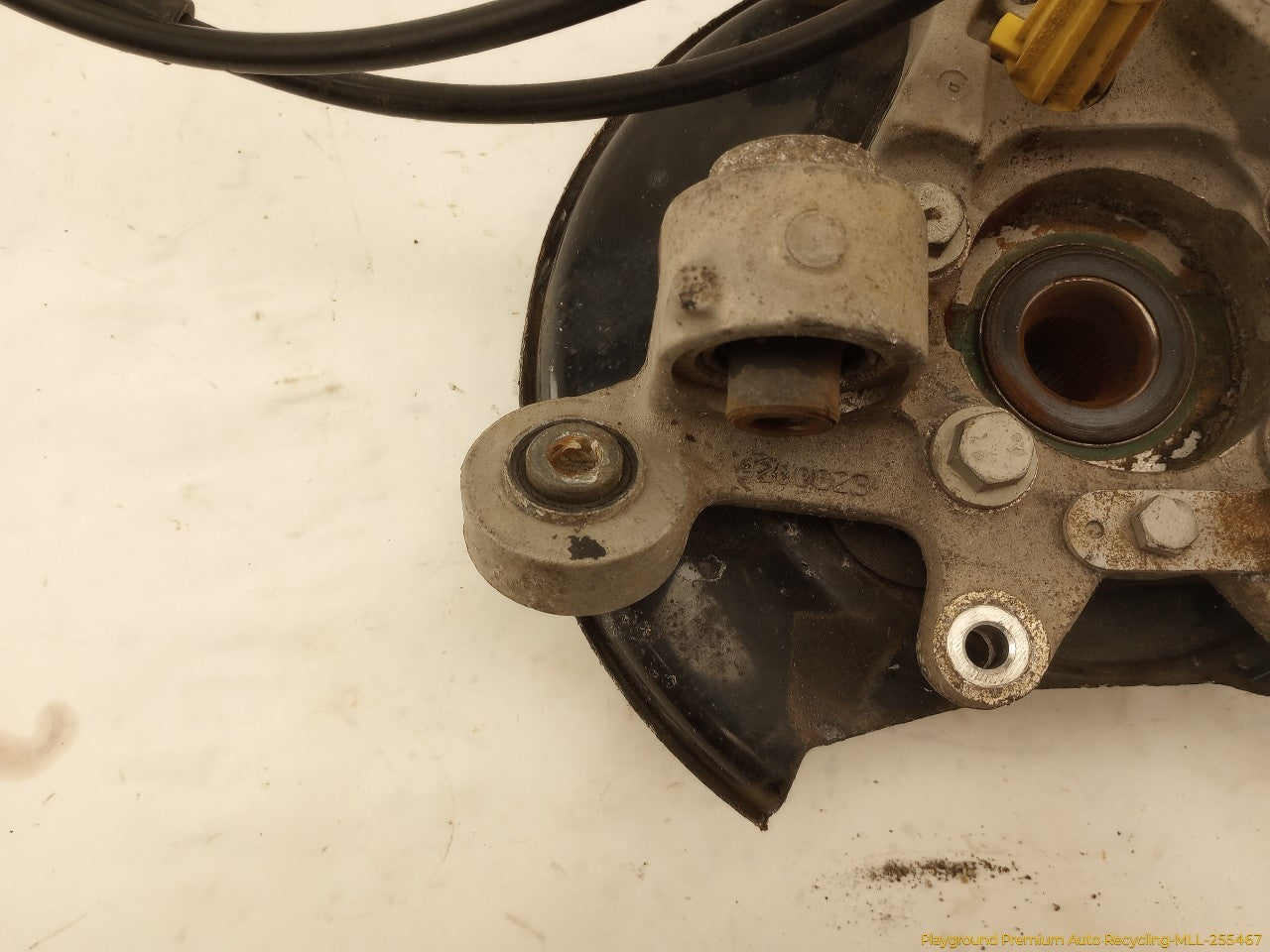 Volvo XC70 Driver Left Rear Spindle Knuckle Hub