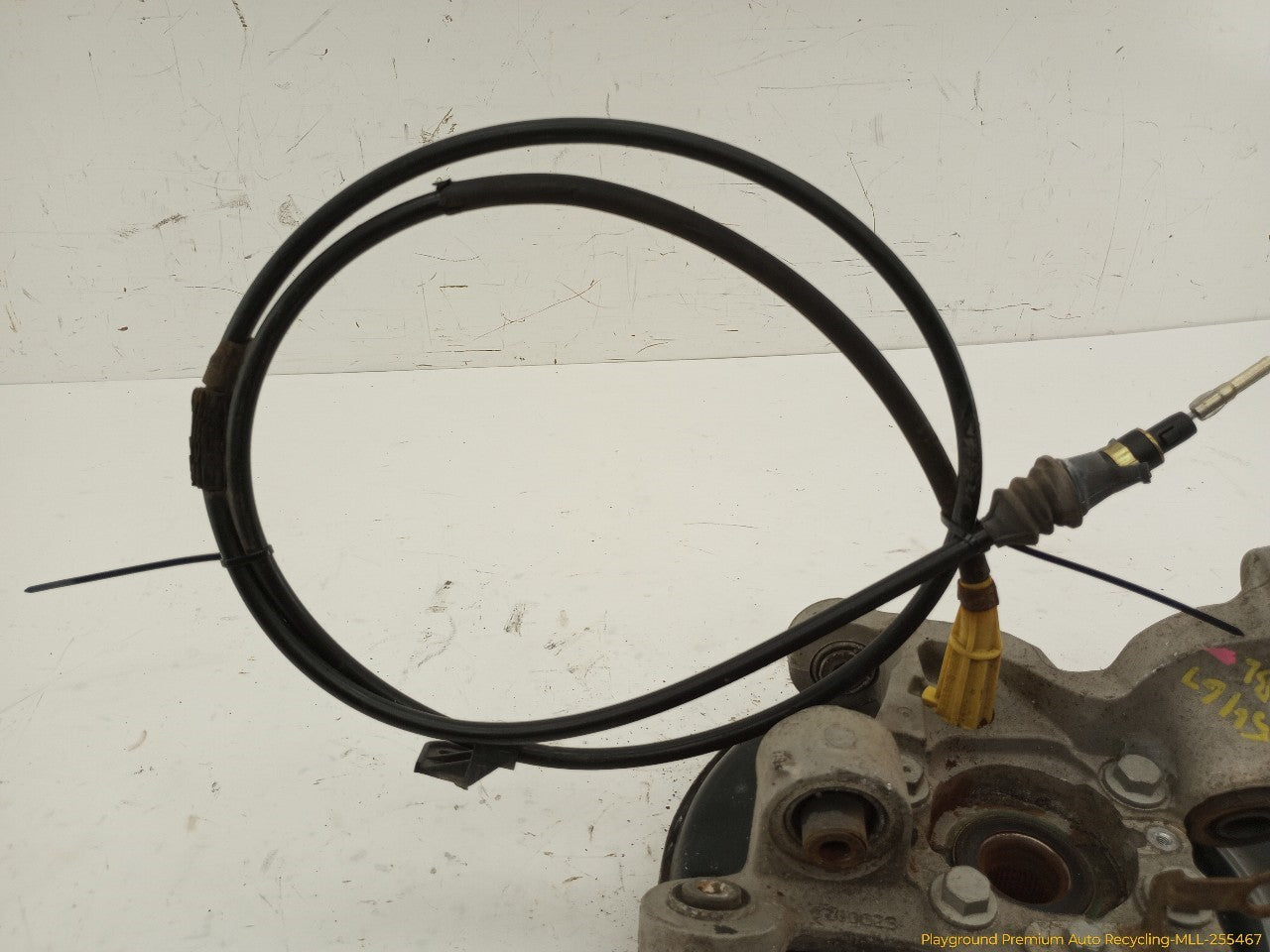 Volvo XC70 Driver Left Rear Spindle Knuckle Hub