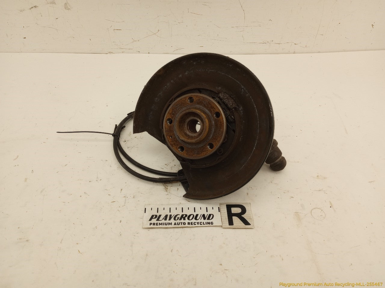 Volvo XC70 Passenger Right Rear Spindle Knuckle Hub
