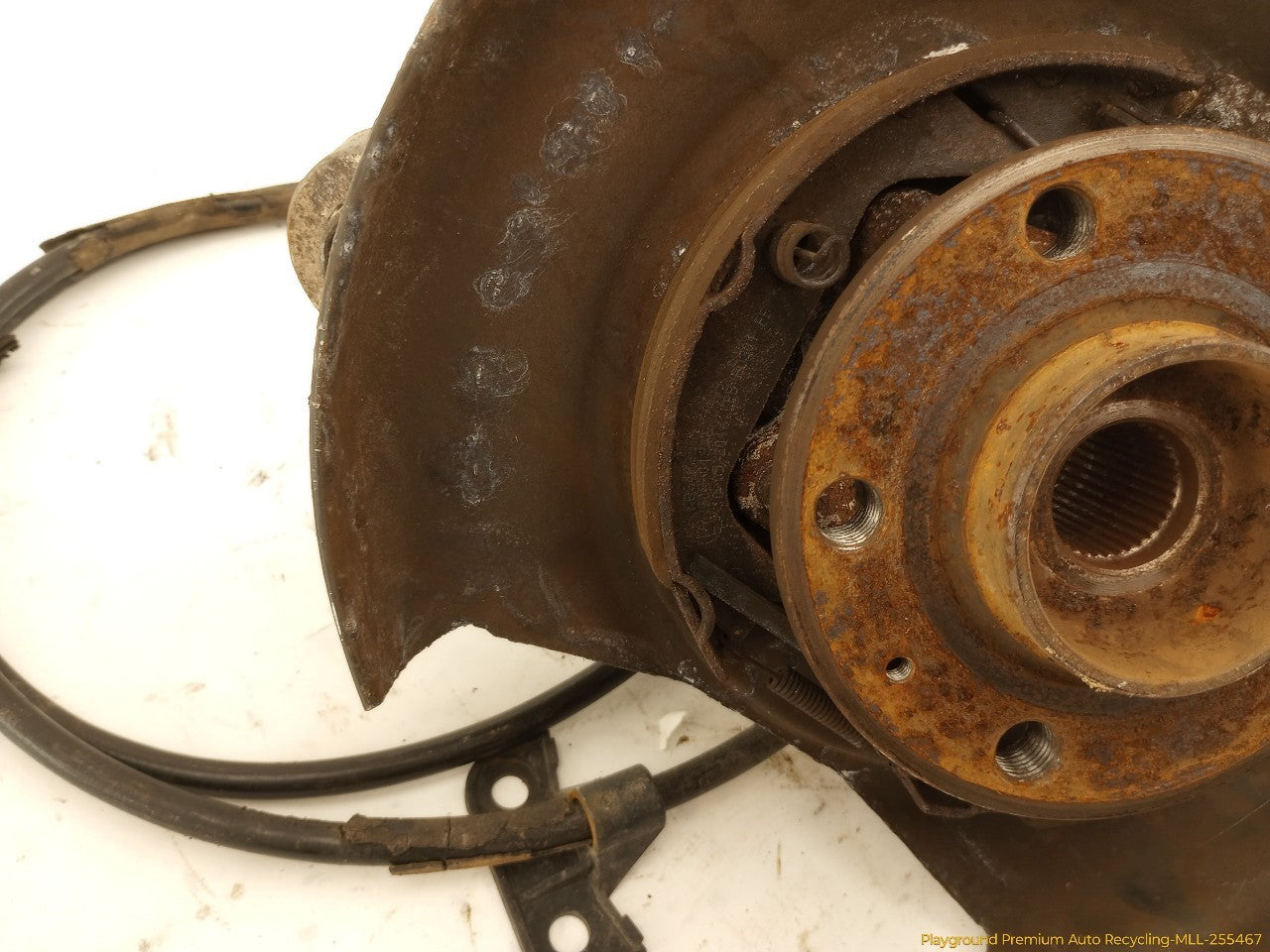 Volvo XC70 Passenger Right Rear Spindle Knuckle Hub