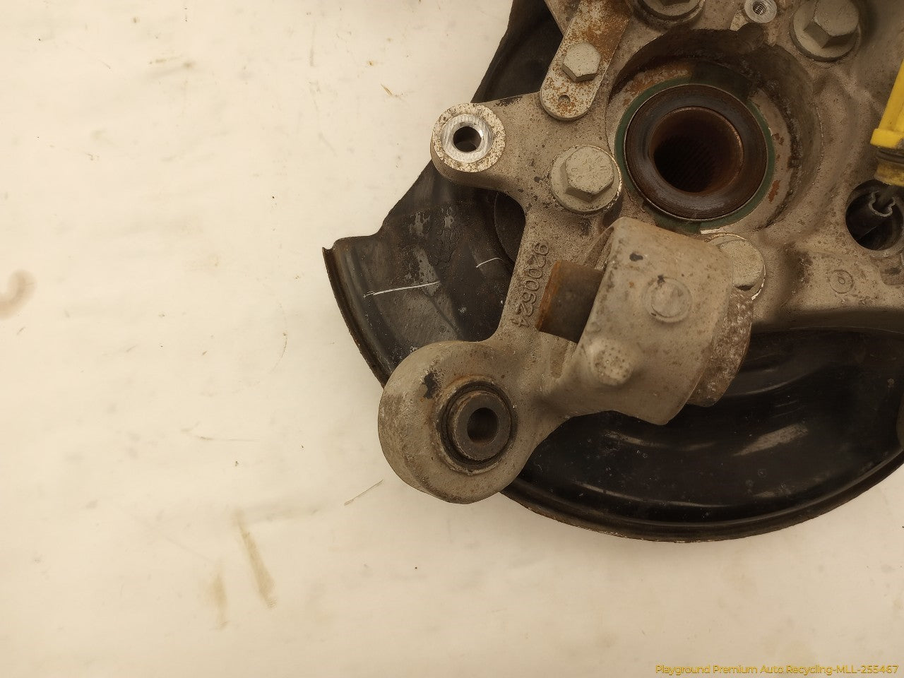 Volvo XC70 Passenger Right Rear Spindle Knuckle Hub