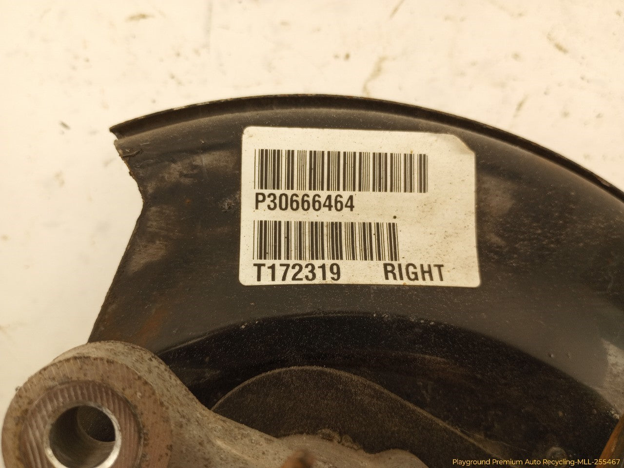 Volvo XC70 Passenger Right Rear Spindle Knuckle Hub