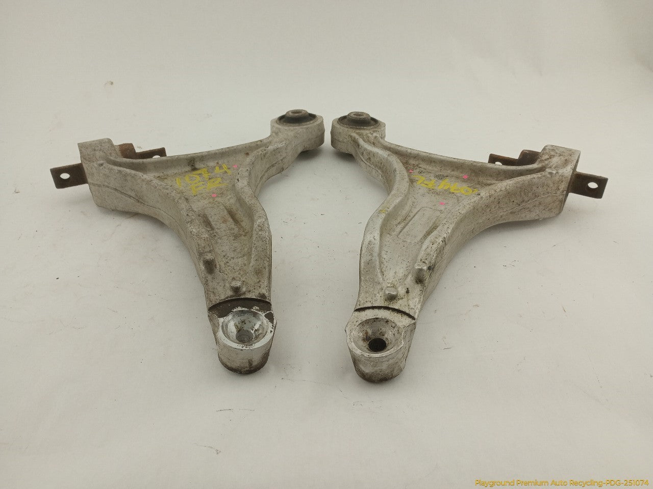 Volvo XC70 Pair Of Front Lower Control Arms