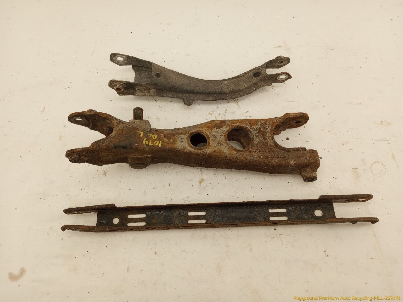 Volvo XC70 Set Of 3 Rear Left Lower Control Arms - 0