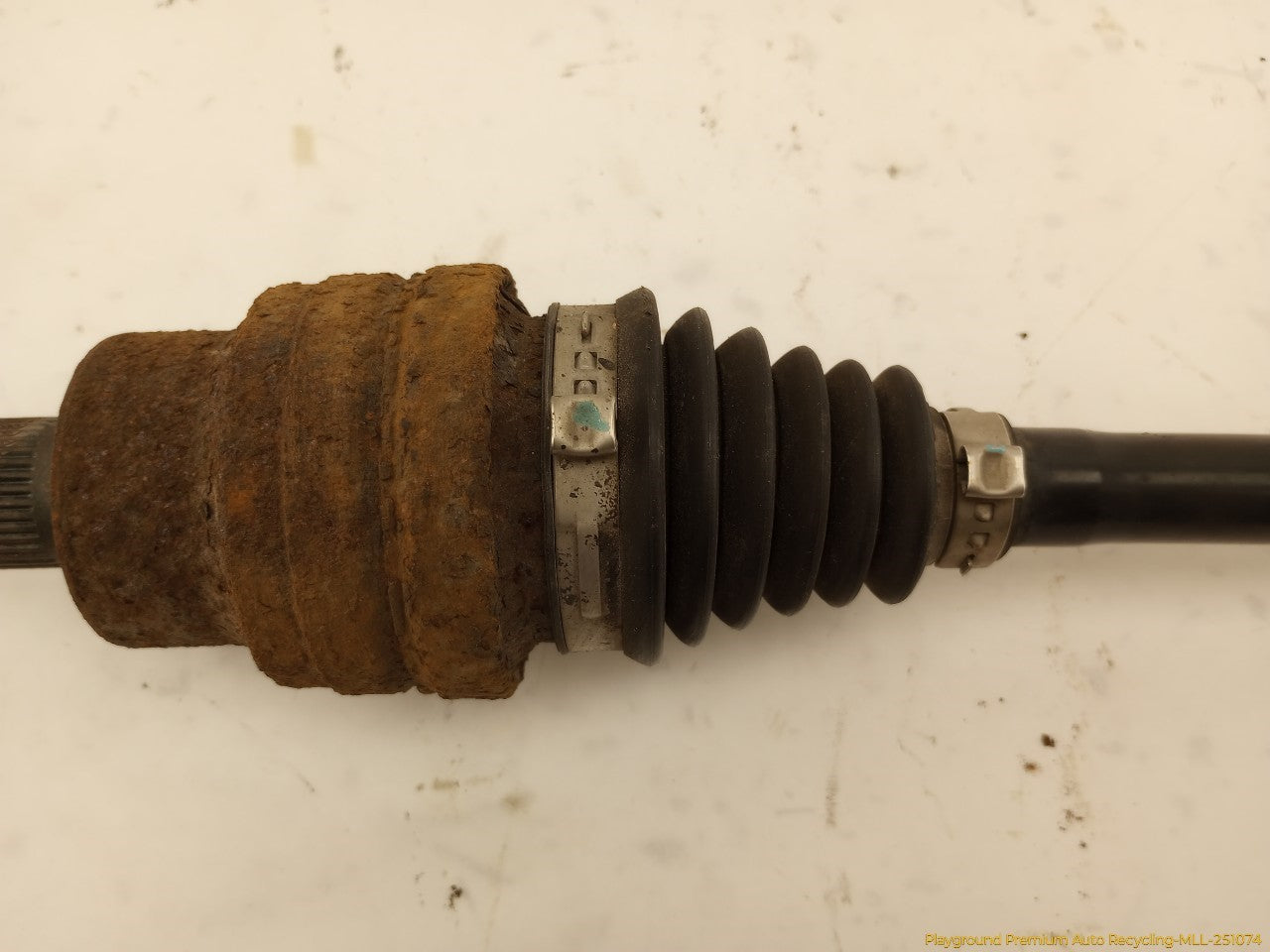 Volvo XC70 Passenger Right Rear Axle Drive Shaft