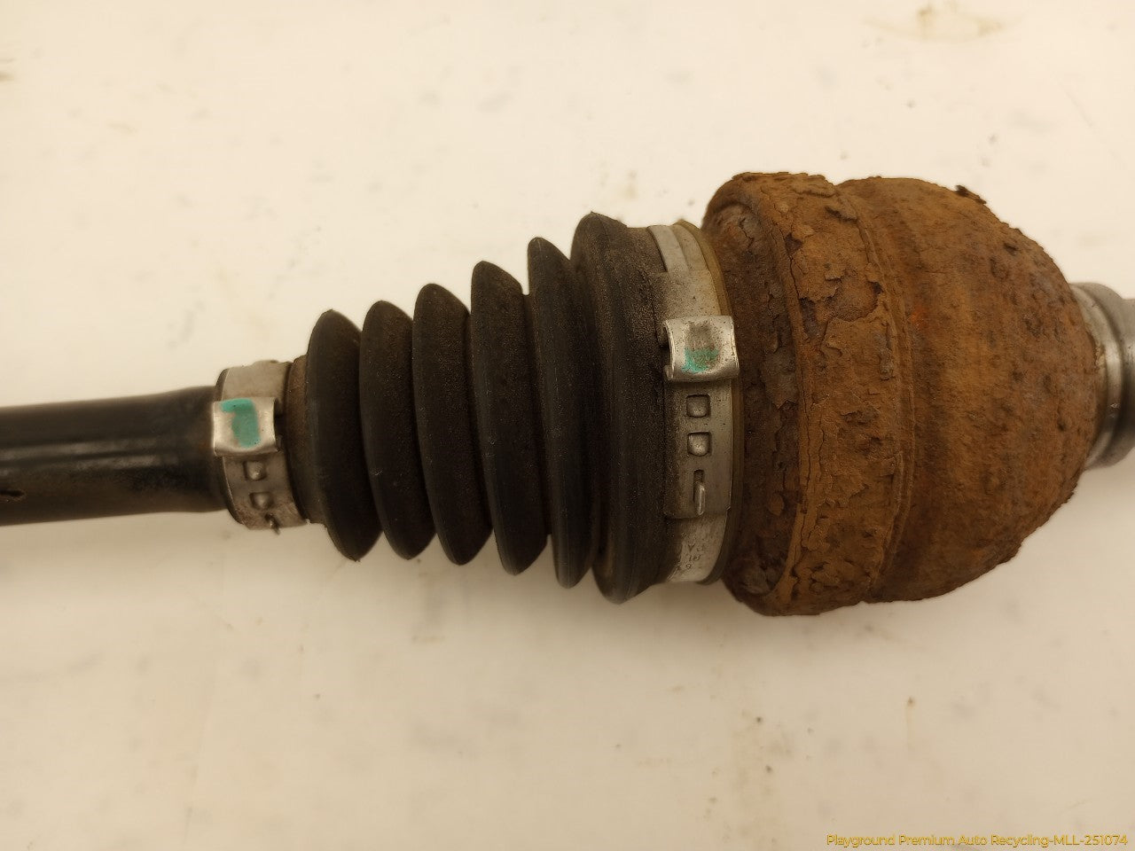 Volvo XC70 Passenger Right Rear Axle Drive Shaft
