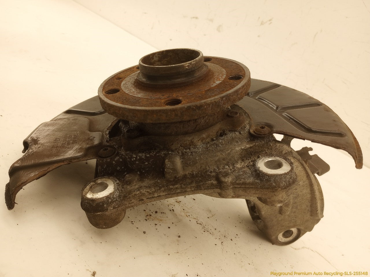Volkswagen CC Passenger Right Front Spindle Knuckle Hub