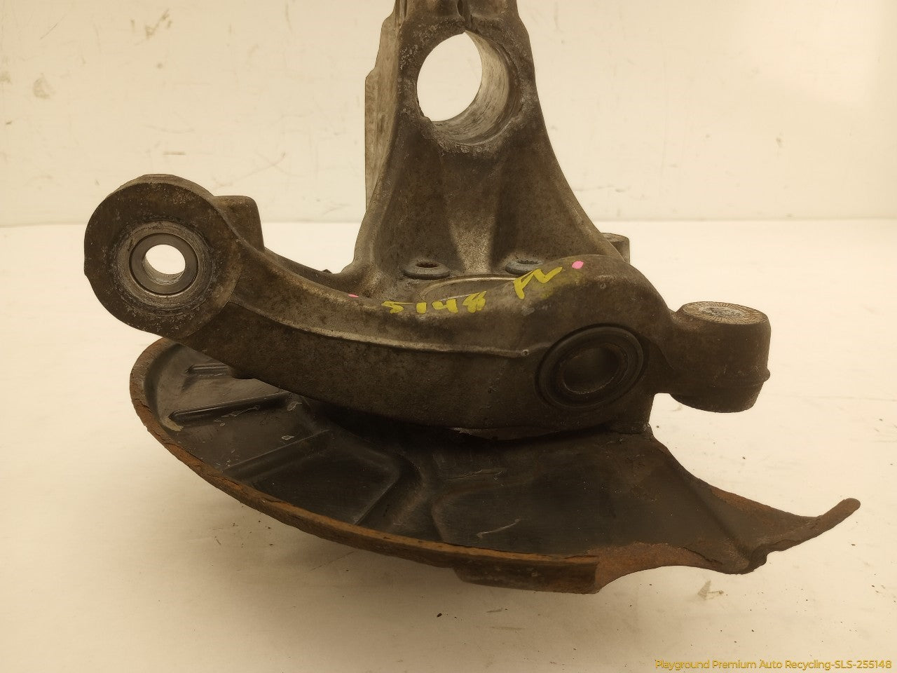 Volkswagen CC Driver Left Front Spindle Knuckle Hub