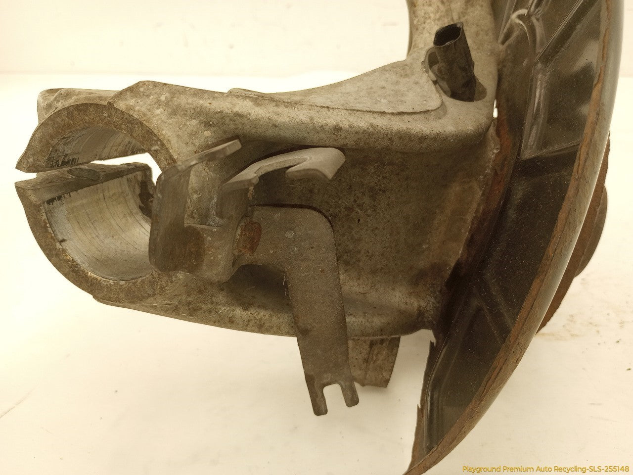 Volkswagen CC Driver Left Front Spindle Knuckle Hub