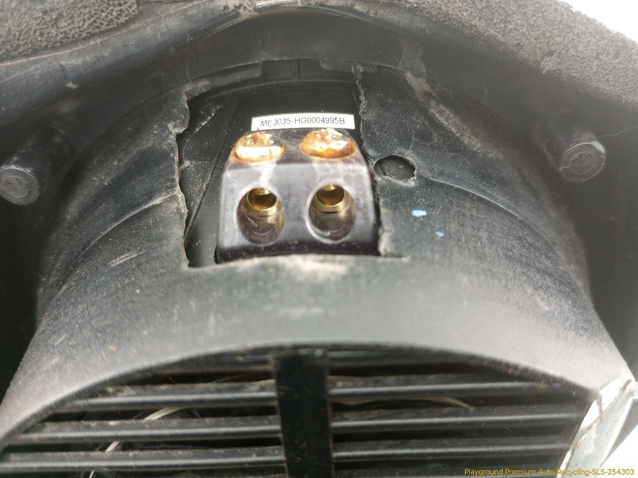 Mercedes SLK230 Set Of 4 Amplifier & Audio Speakers