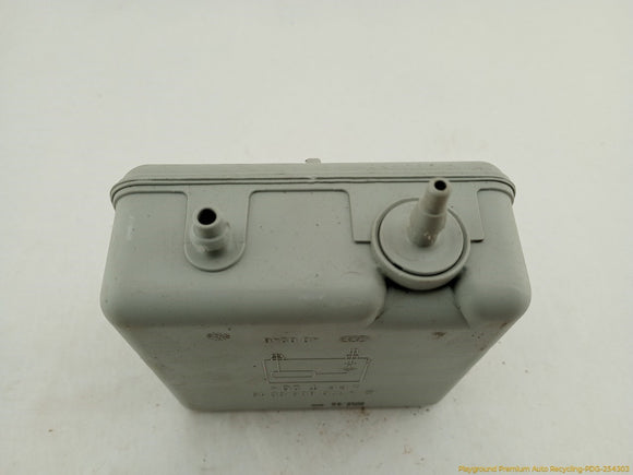 Mercedes SLK230 Vacuum Pump Reservoir