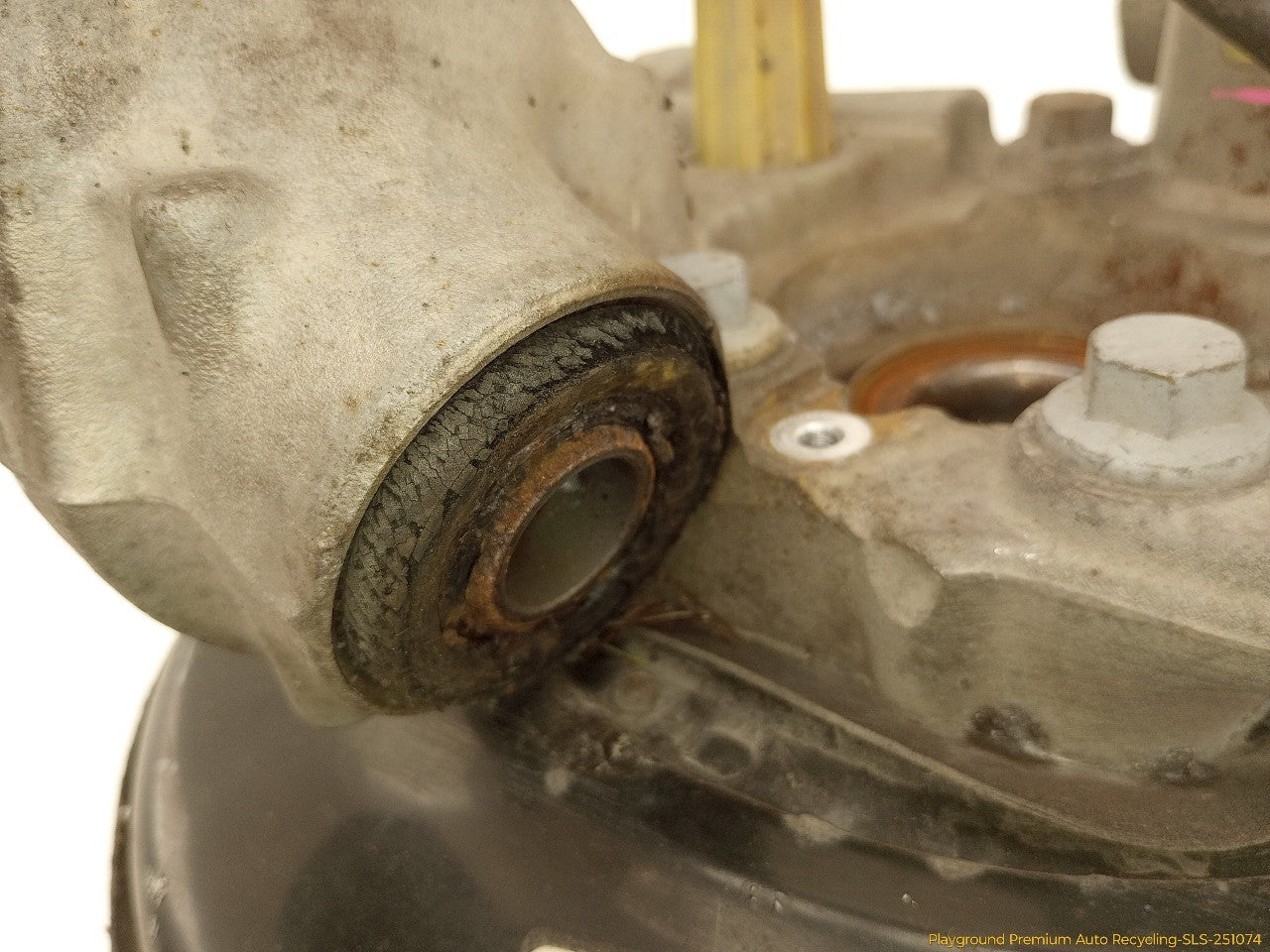 Volvo XC70 Passenger Right Rear Spindle Knuckle Hub
