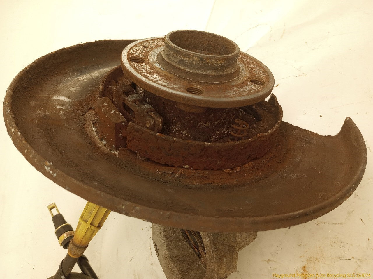 Volvo XC70 Driver Left Rear Spindle Knuckle Hub - 0
