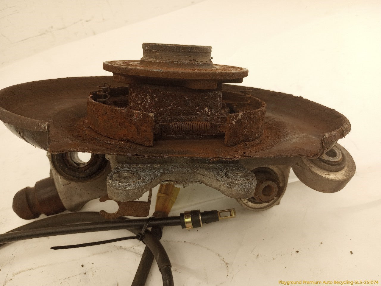 Volvo XC70 Driver Left Rear Spindle Knuckle Hub