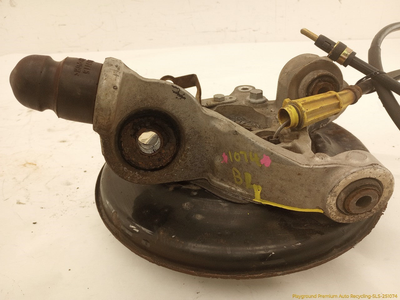 Volvo XC70 Driver Left Rear Spindle Knuckle Hub