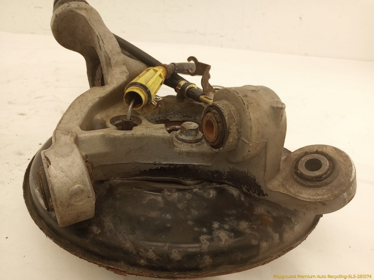Volvo XC70 Driver Left Rear Spindle Knuckle Hub