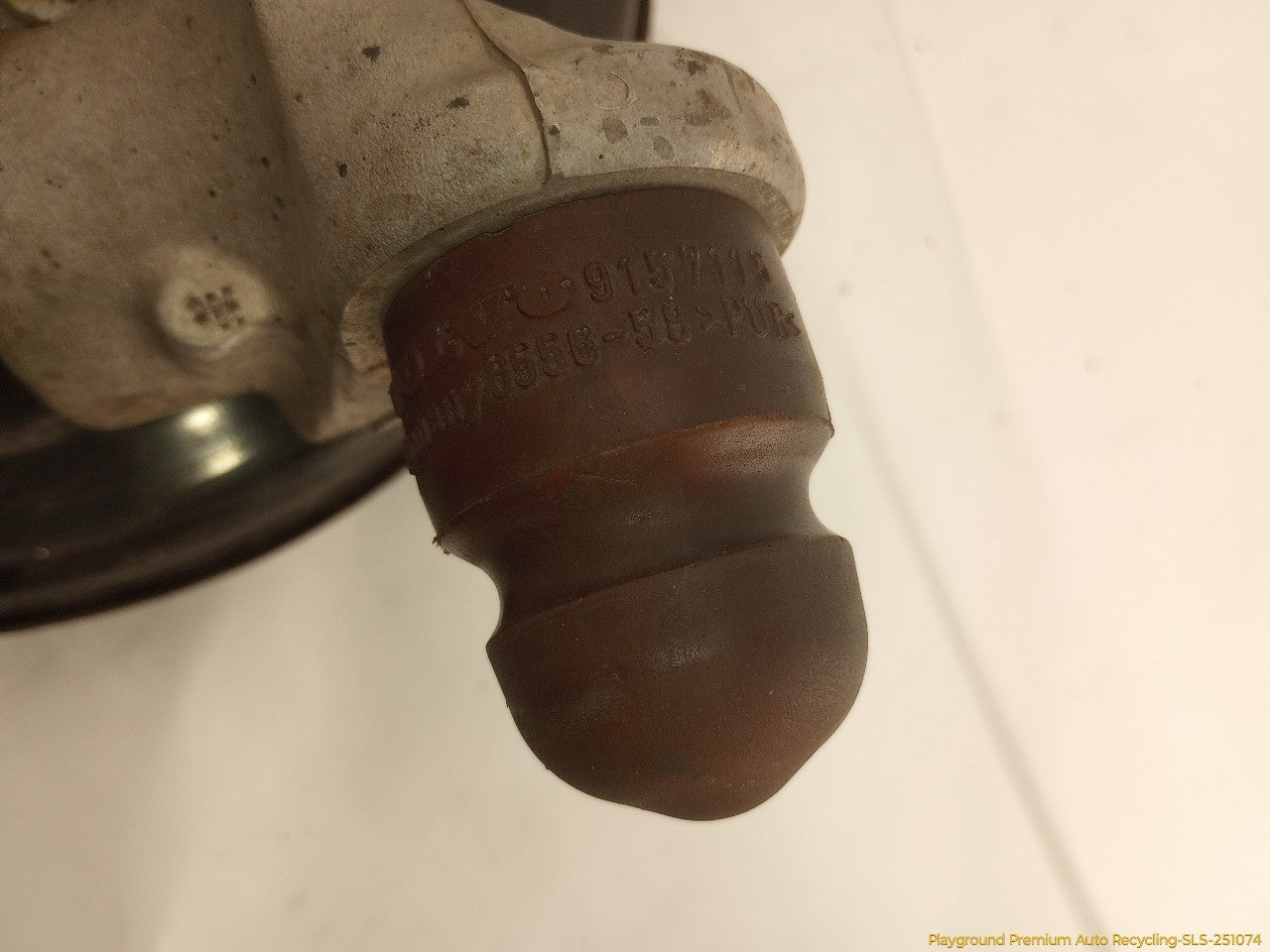 Volvo XC70 Driver Left Rear Spindle Knuckle Hub