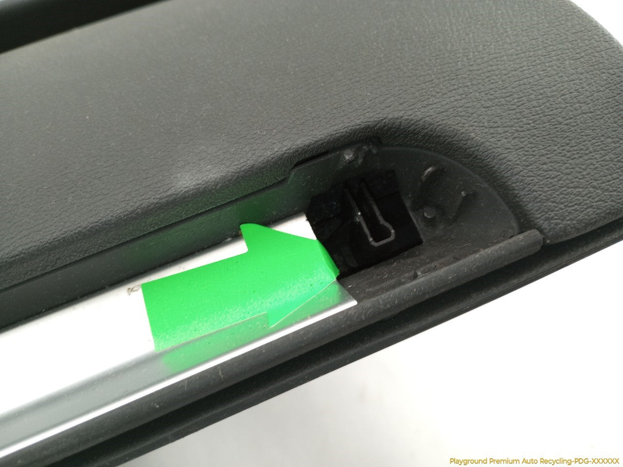 Audi TT Glover Box