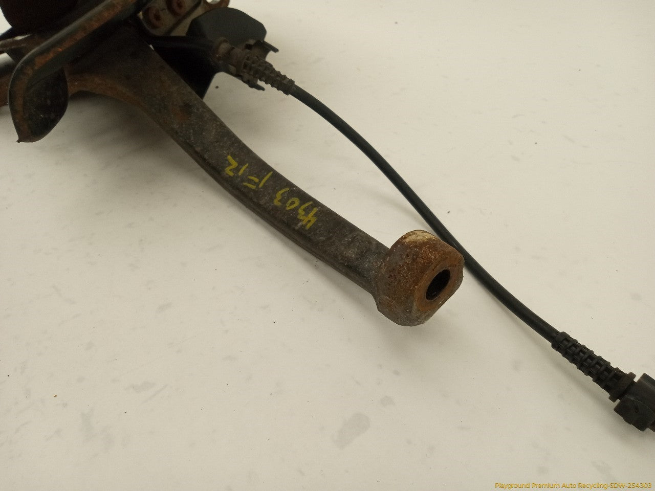 Mercedes SLK230 Passenger Right Front Spindle Knuckle Hub