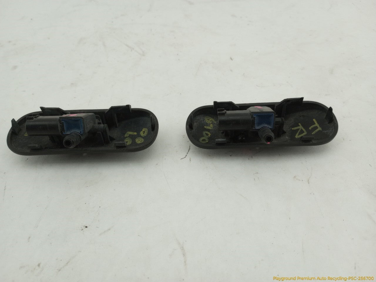 Volkswagen Beetle Pair Of Windshield Washer Nozzles - 0