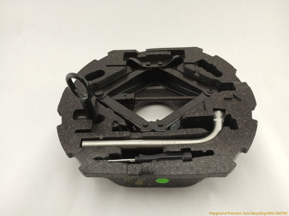 Volkswagen Beetle Vehicle Jack & Tools